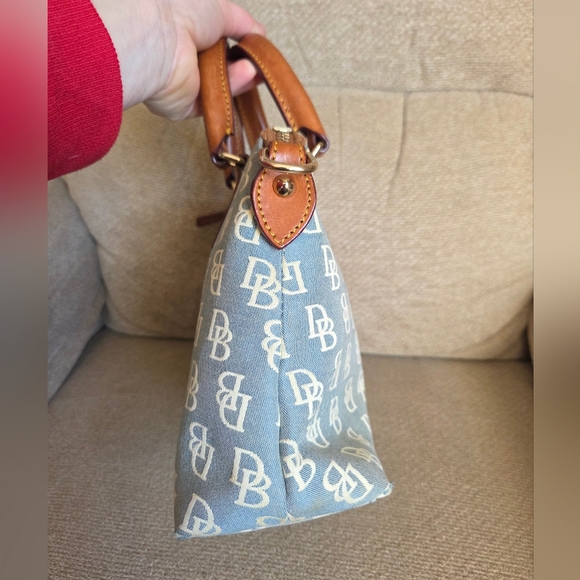 Dooney & Bourke - Picture 8 of 10